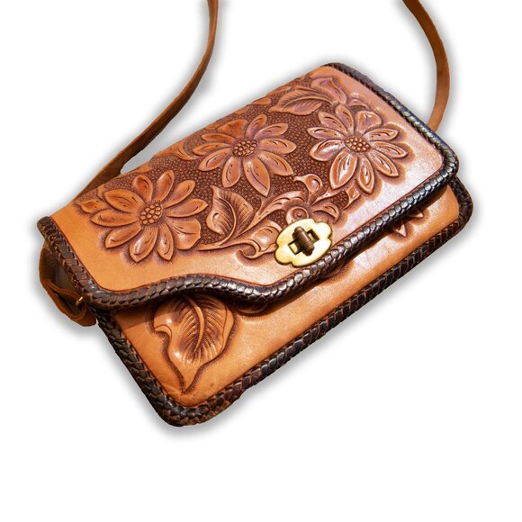 Vintage 1970s Tooled Leather Bag with Shoulder Strap and Original Letters - Picture 2 of 11